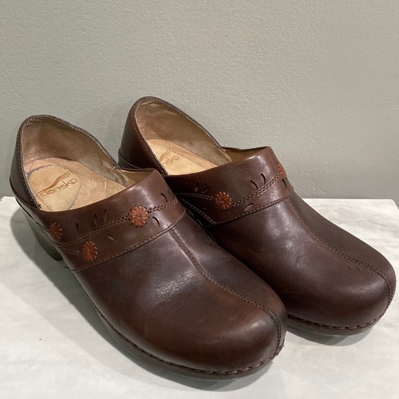 Dansko Brown Leather Clogs Size 10.5 41 - Picture 1 of 11